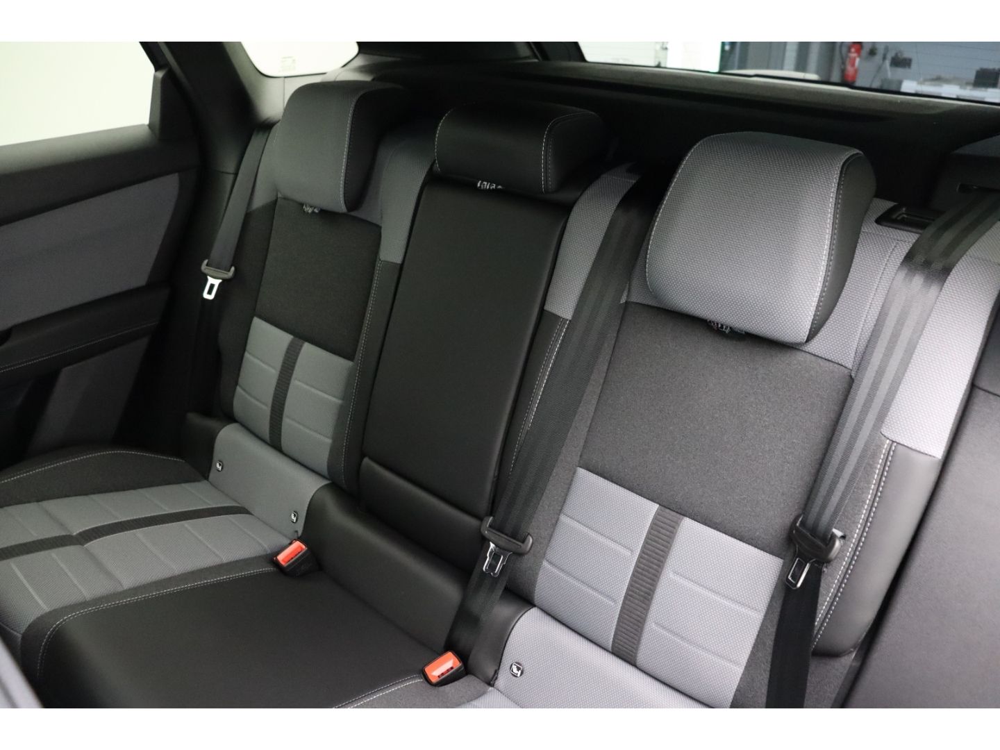 Fahrzeugabbildung Opel Grandland Electric 157 kW GS Tech Paket,Allwette