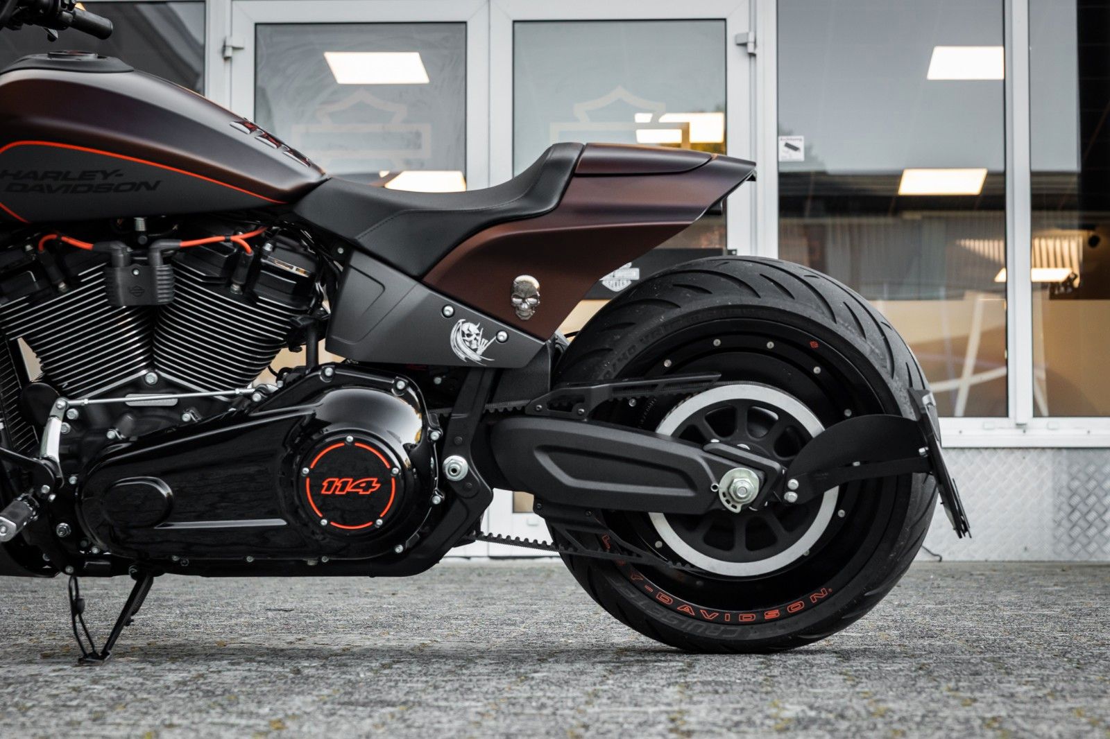 Fahrzeugabbildung Harley-Davidson FXDR 114 CUI - KESSTECH - SEITLICHER KZH