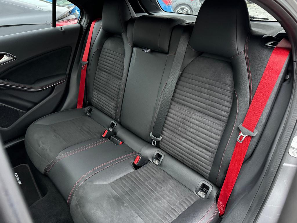 Mercedes-Benz A 45 AMG