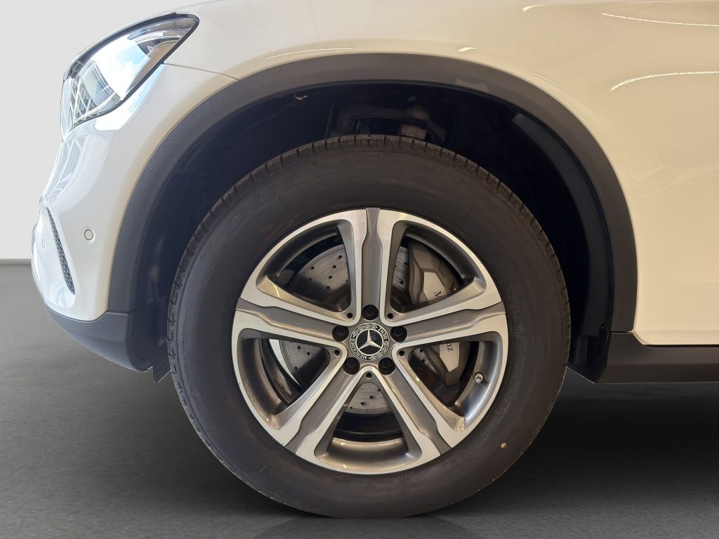 Fahrzeugabbildung Mercedes-Benz GLC 300 e 4MATIC AMG innen*OFF-ROAD aussen*LED