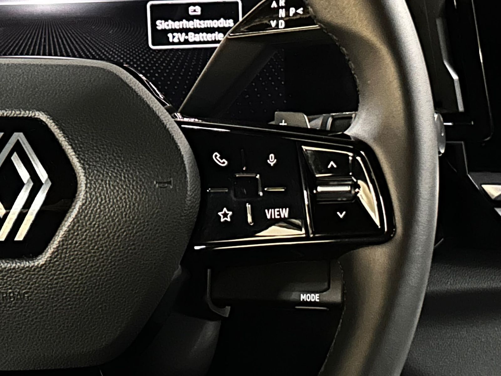 Fahrzeugabbildung Renault Austral 1.3 TCE Aut Evolut NAVI+LED+SHZ+KAM+ACC+