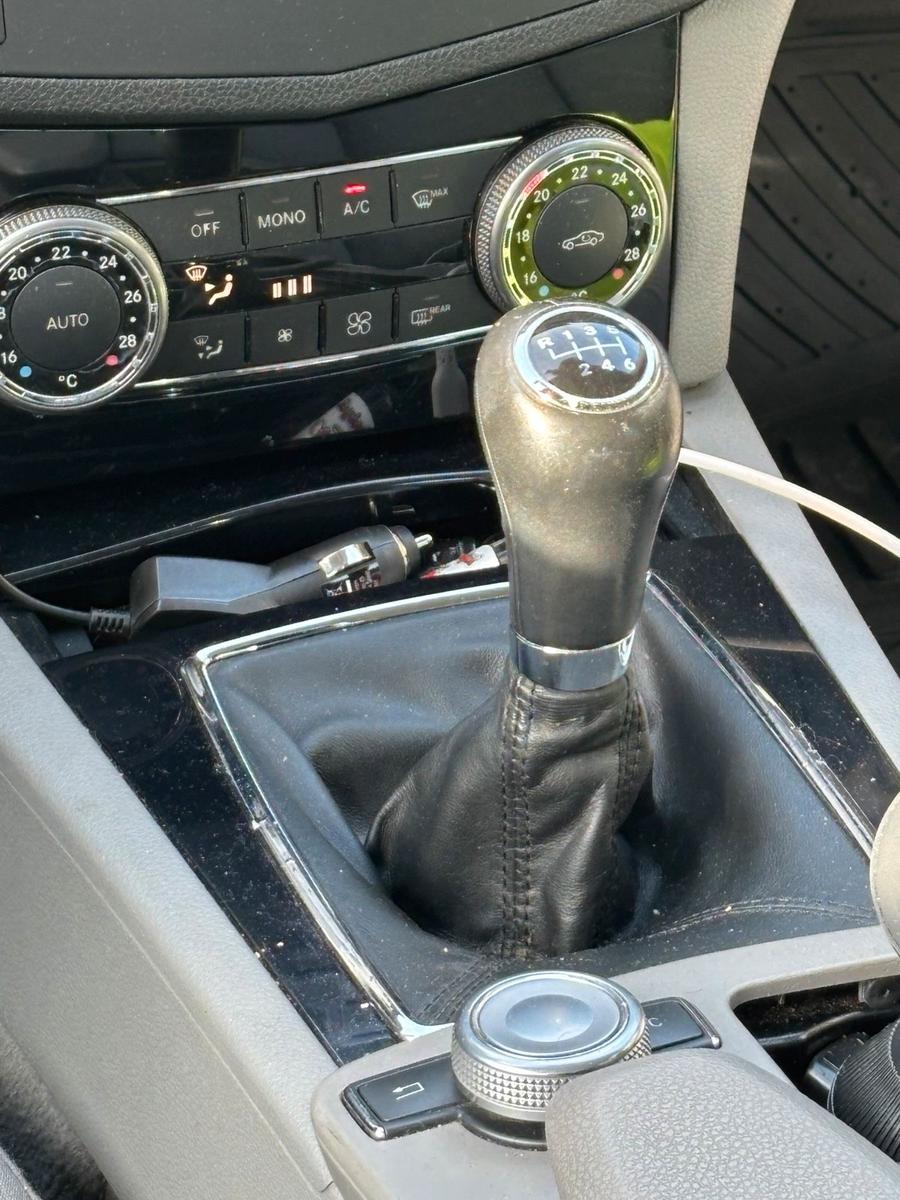 Mercedes-Benz C200 2008 — photo 11
