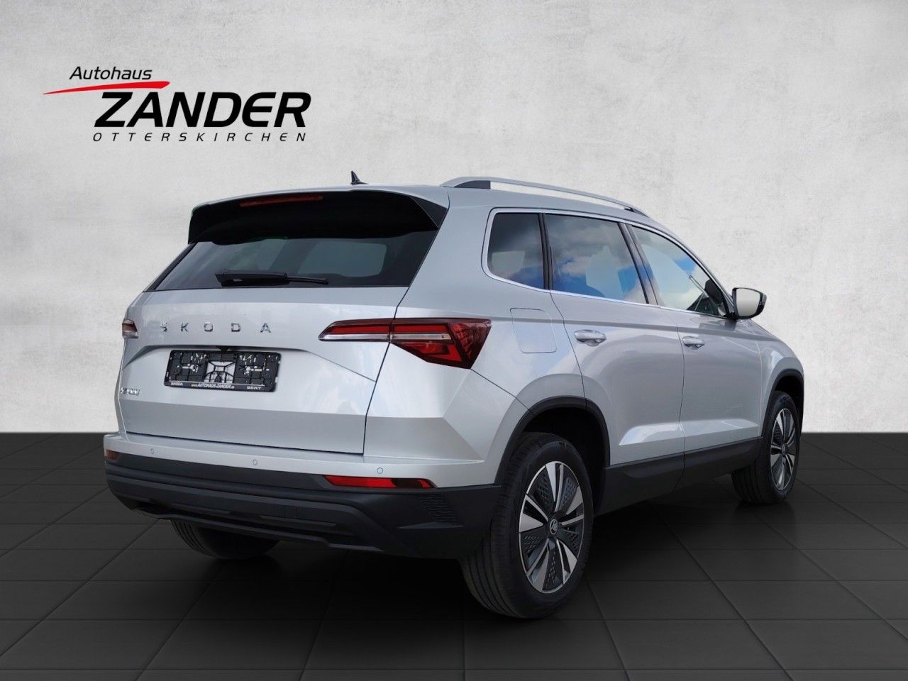 SKODA Karoq Selection Style TSI DSG – 5 Jahre Garantie - Bild 7