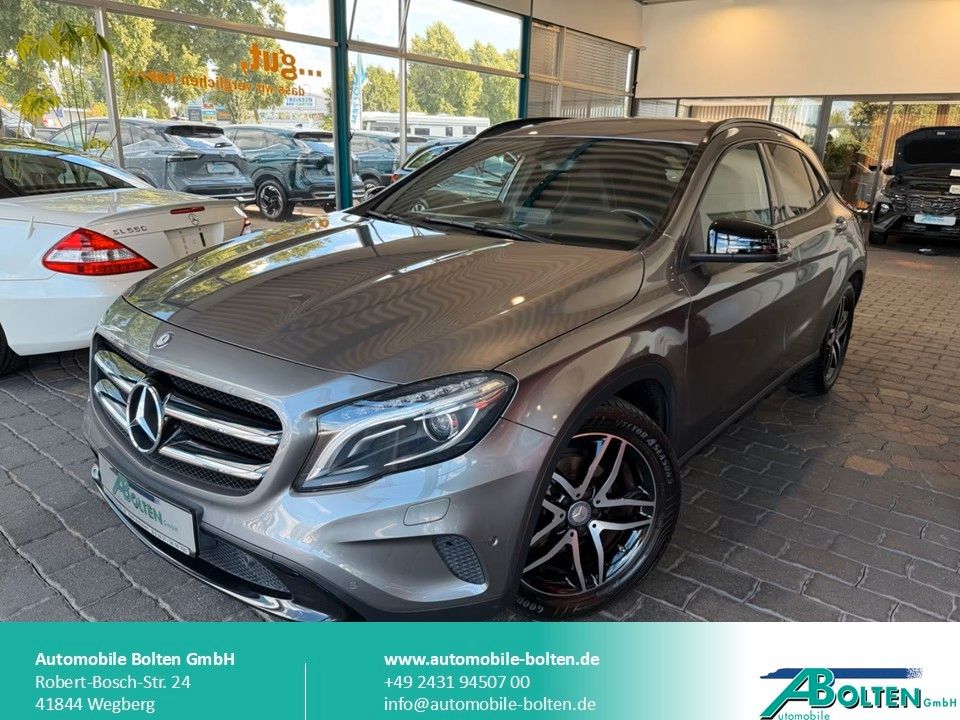 MERCEDES-BENZ GLA 180 Autom. URBAN Navi-Kamera-PTS-SCHECKHEFT!