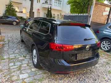 Volkswagen Passat Variant - 2