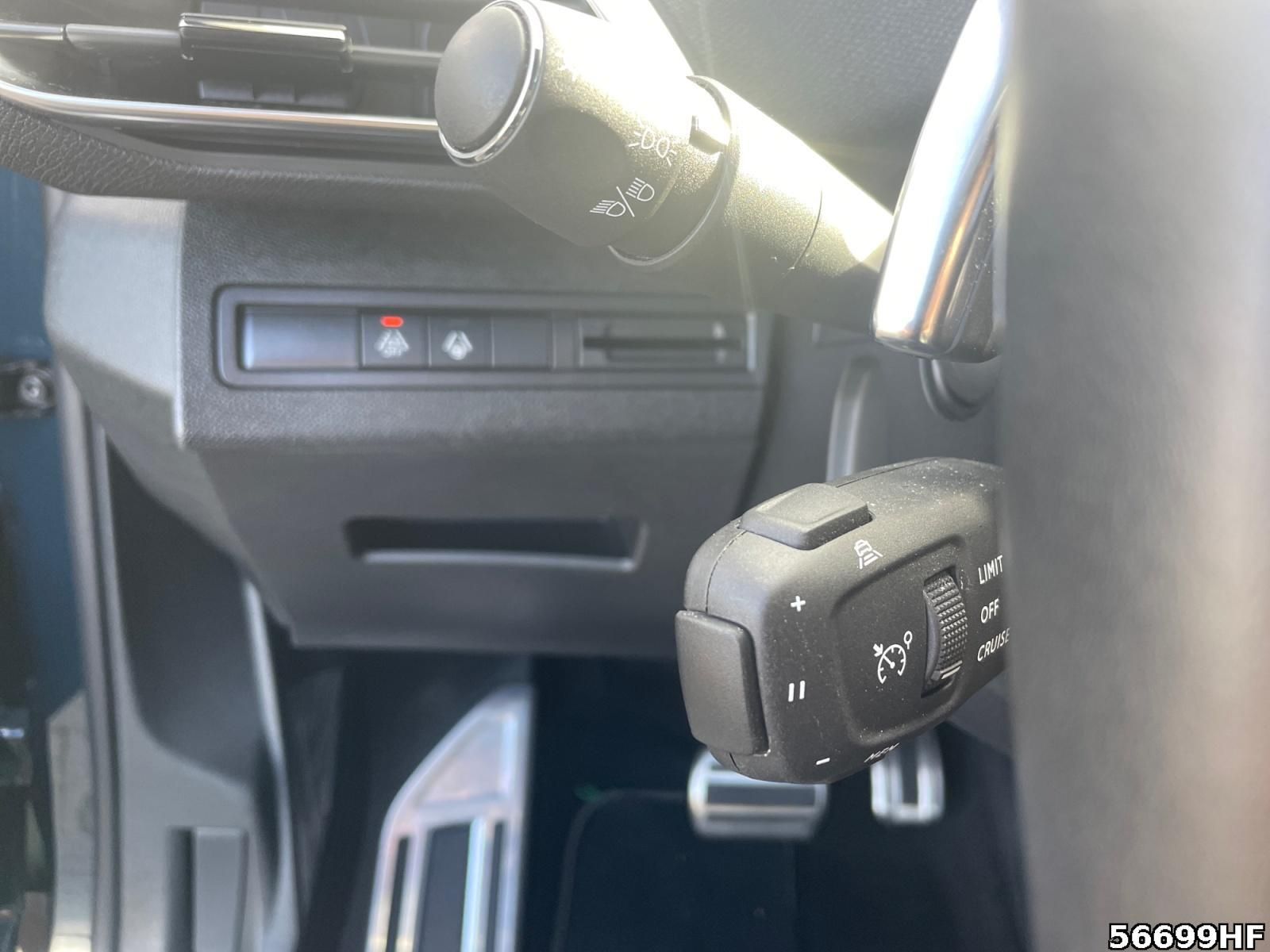Fahrzeugabbildung Peugeot 3008 GT*LED*ACC*PDC*CARPLAY*NAVI*