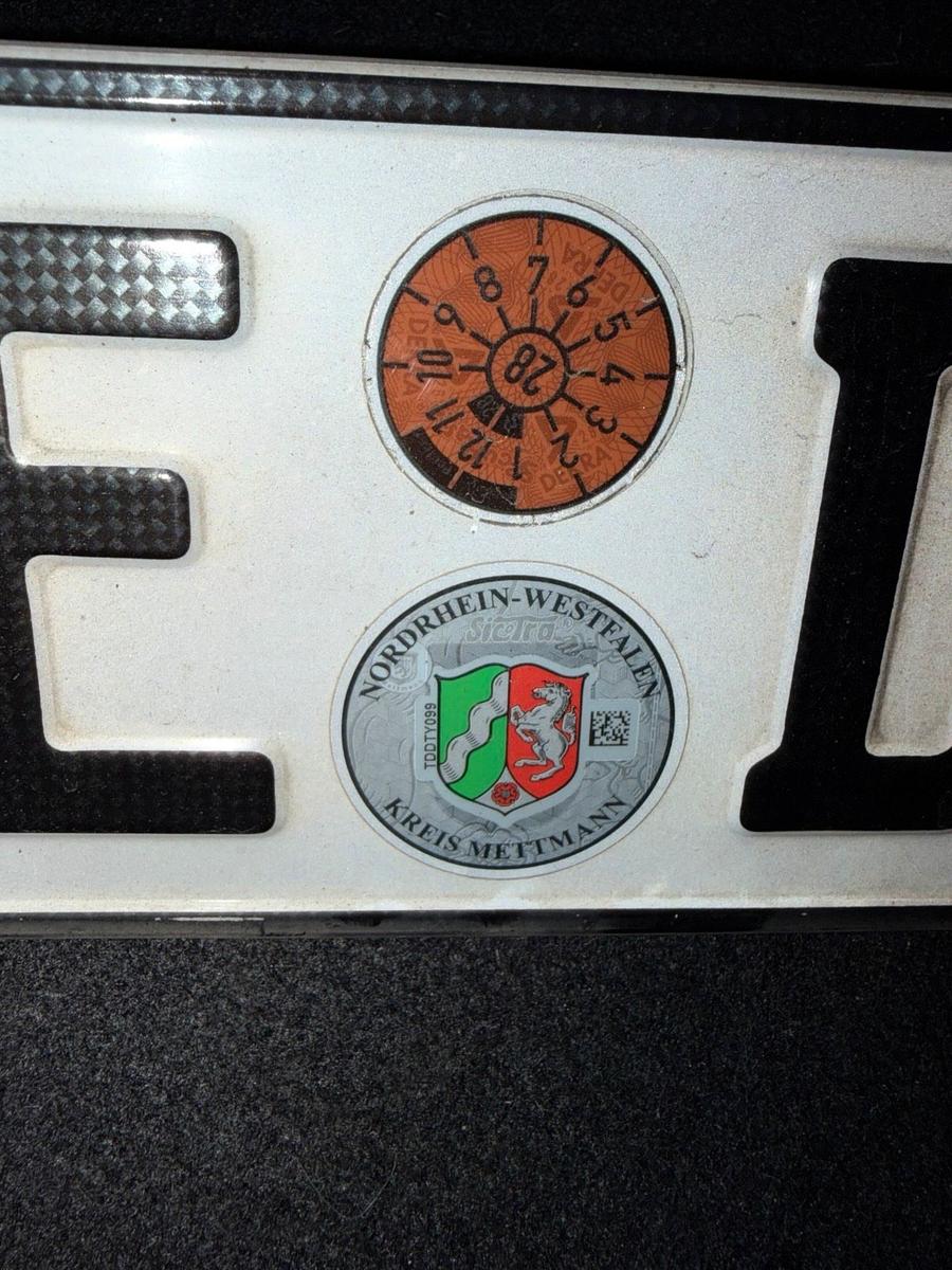 BMW 318 2011 — photo 13
