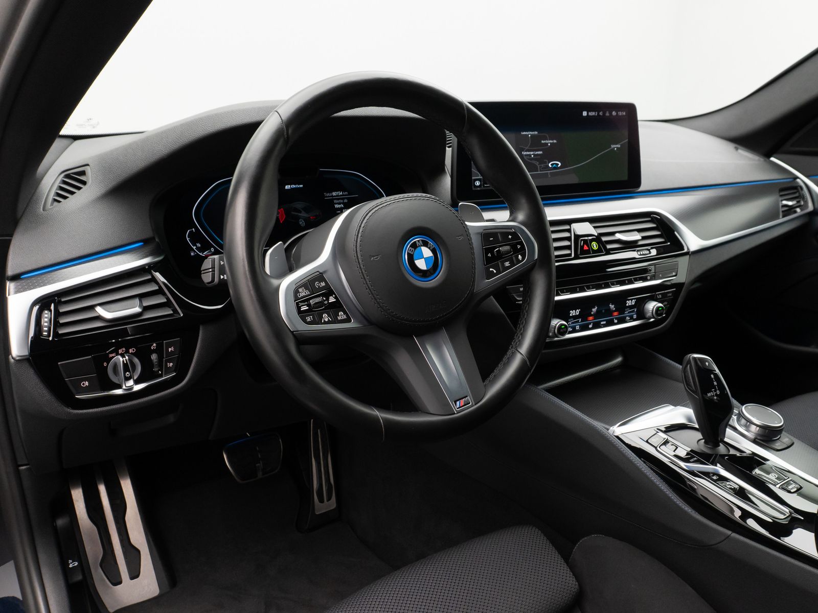 Fahrzeugabbildung BMW 520e M Sport Kamera Laser HUD DAB HiFi Komfort