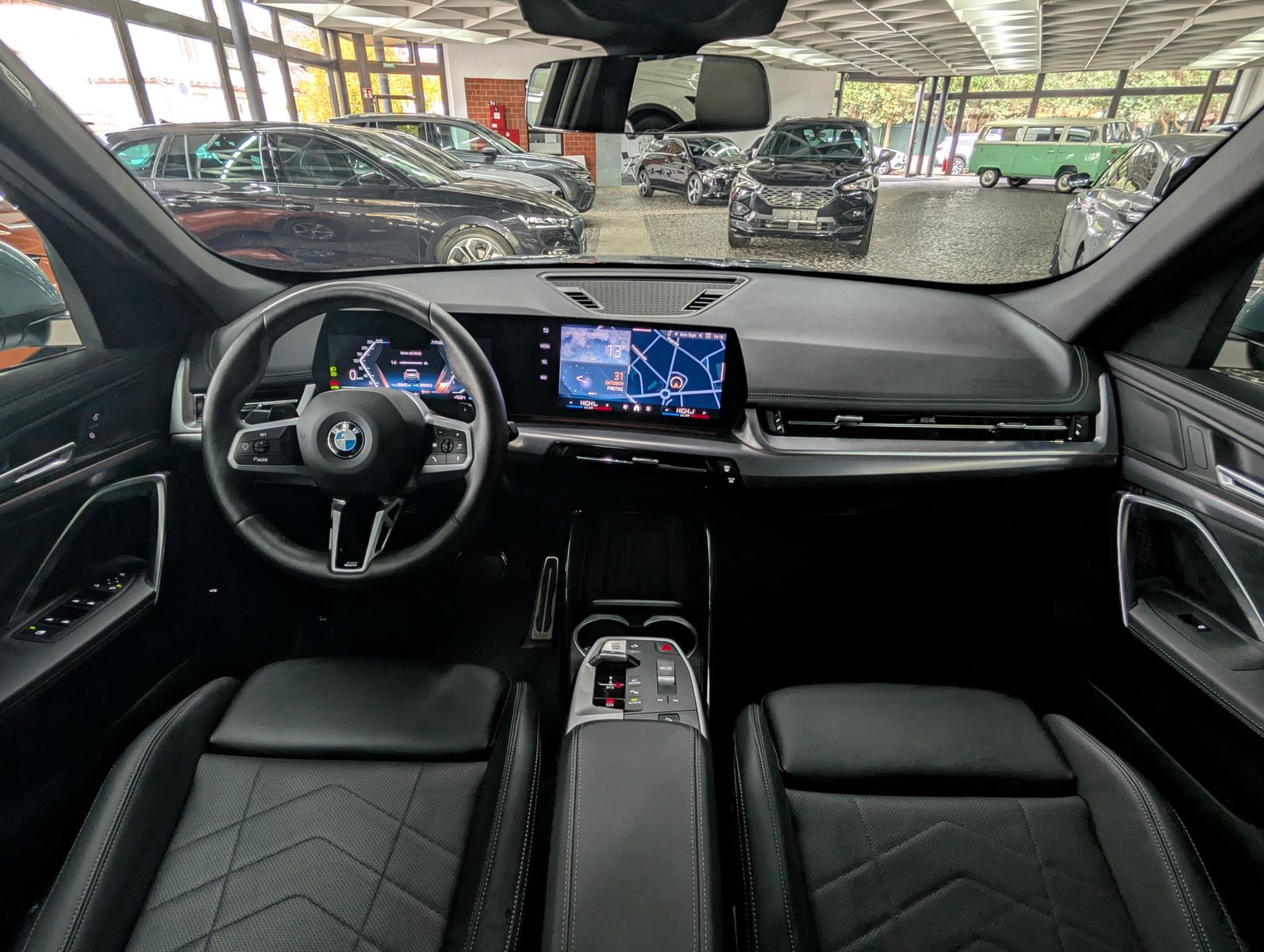 Fahrzeugabbildung BMW X1 18 d sDrive M Sport SHADOW AHK PANO KAM LEDER