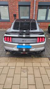 Ford Mustang 5.0 Ti-VCT V8 GT Auto GT - silberne Ford Mustang