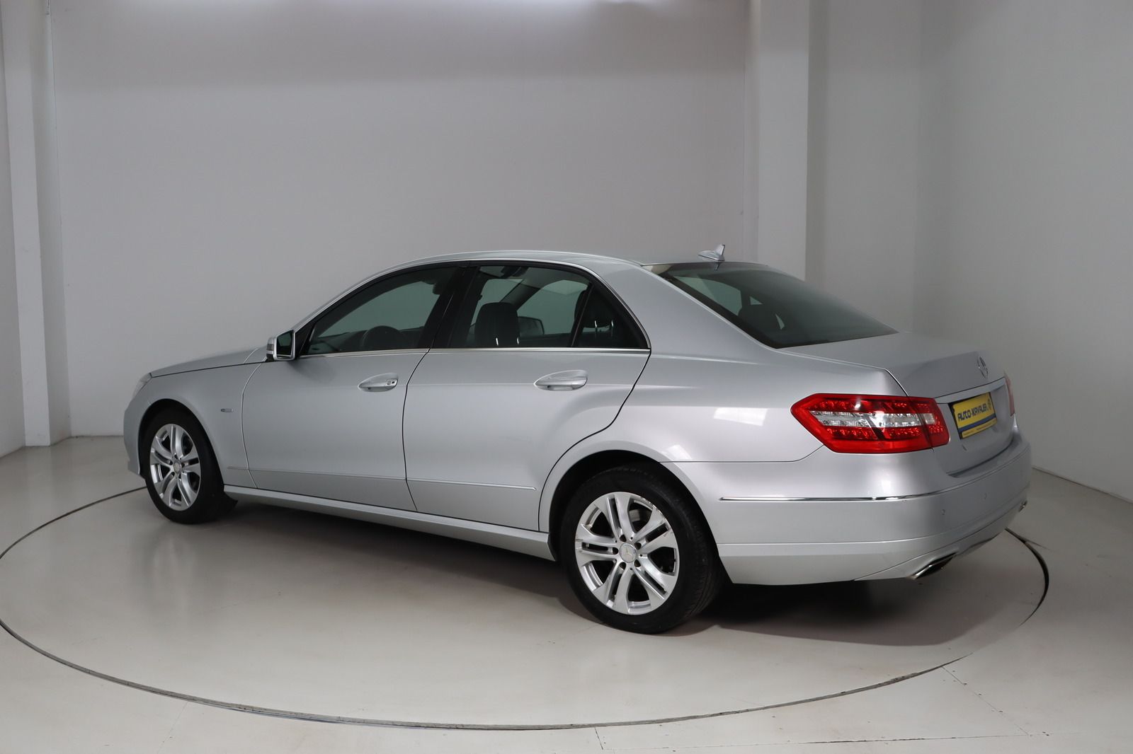Fahrzeugabbildung Mercedes-Benz E 200 AVANTGARDE * Xenon * HU/AU 07.26