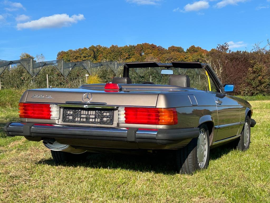 Mercedes-Benz SL 560