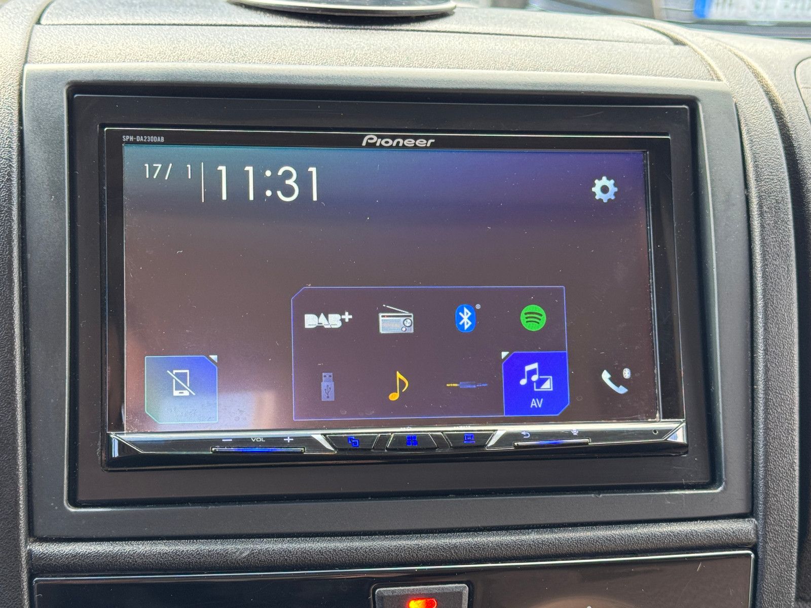 Fahrzeugabbildung Carado T 334 FIAT DUCATO AUTOMATIK SOLAR TV SAT AHK CAM