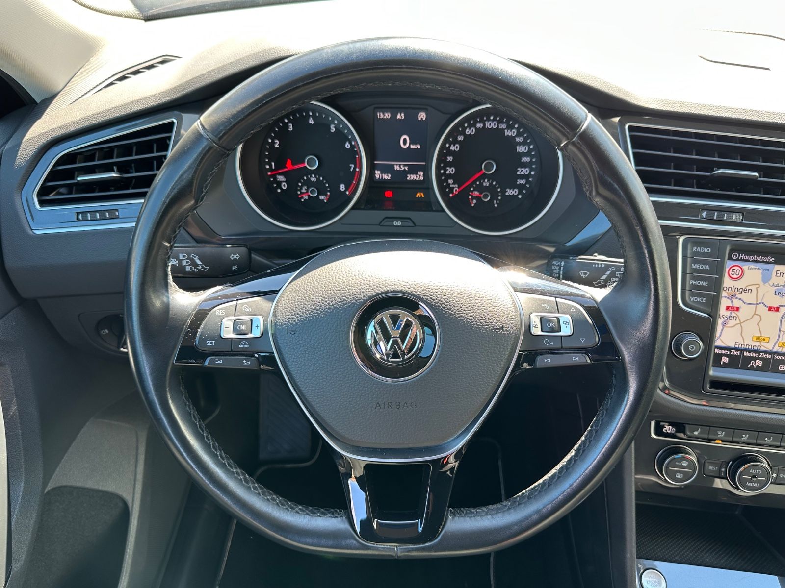 Fahrzeugabbildung Volkswagen Tiguan 1.4 TSI Trendline AHK/GRA/Navi/ErgoSitz