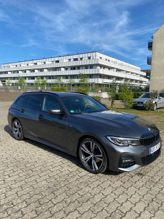 Image of BMW 320