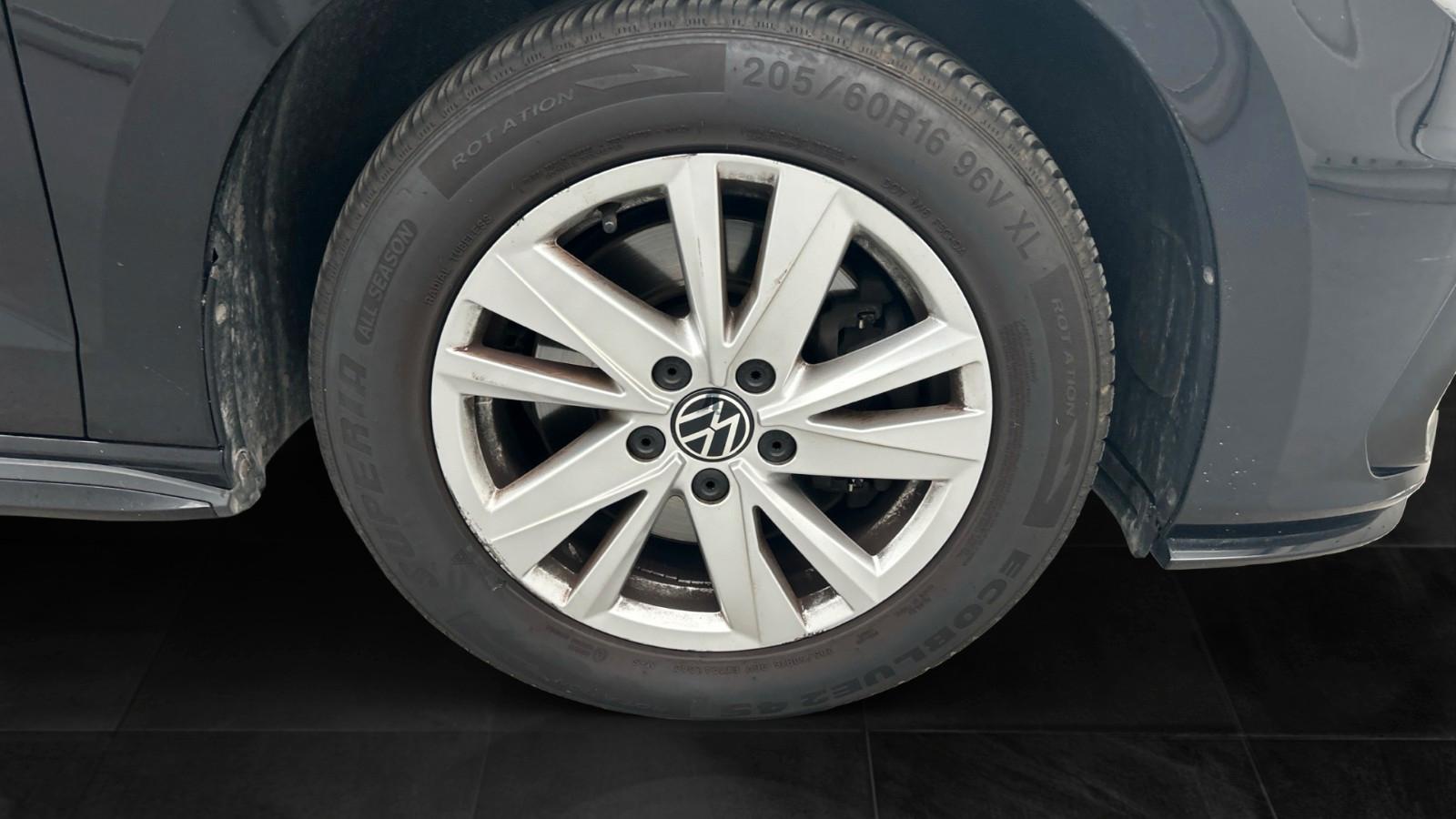 Volkswagen Touran R-Line High.7Sitze Navi Cockpit Pano.RFK AHK ACC, миниатюра 18