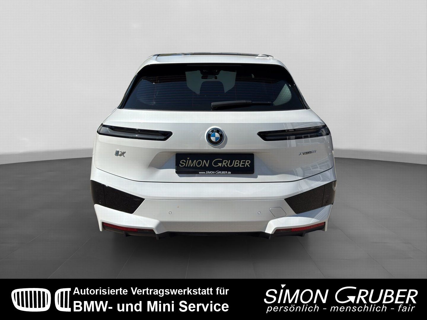 Fahrzeugabbildung BMW iX xDrive50 Sport PanoSky H&K HUD Laser AHK