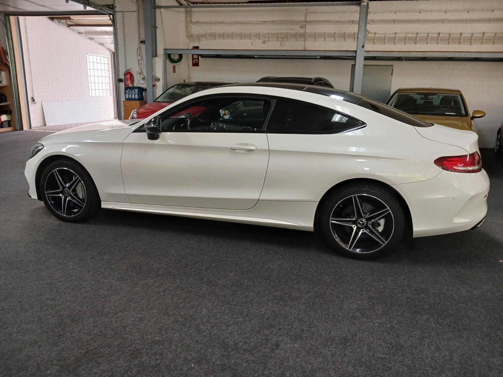 Mercedes-Benz C 400 AMG LINE PANO NAVI LED