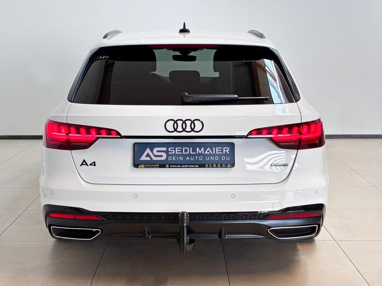 Audi A4 Avant 40 2.0 TDI quattro S-Line AHK StandHeiz foto 3