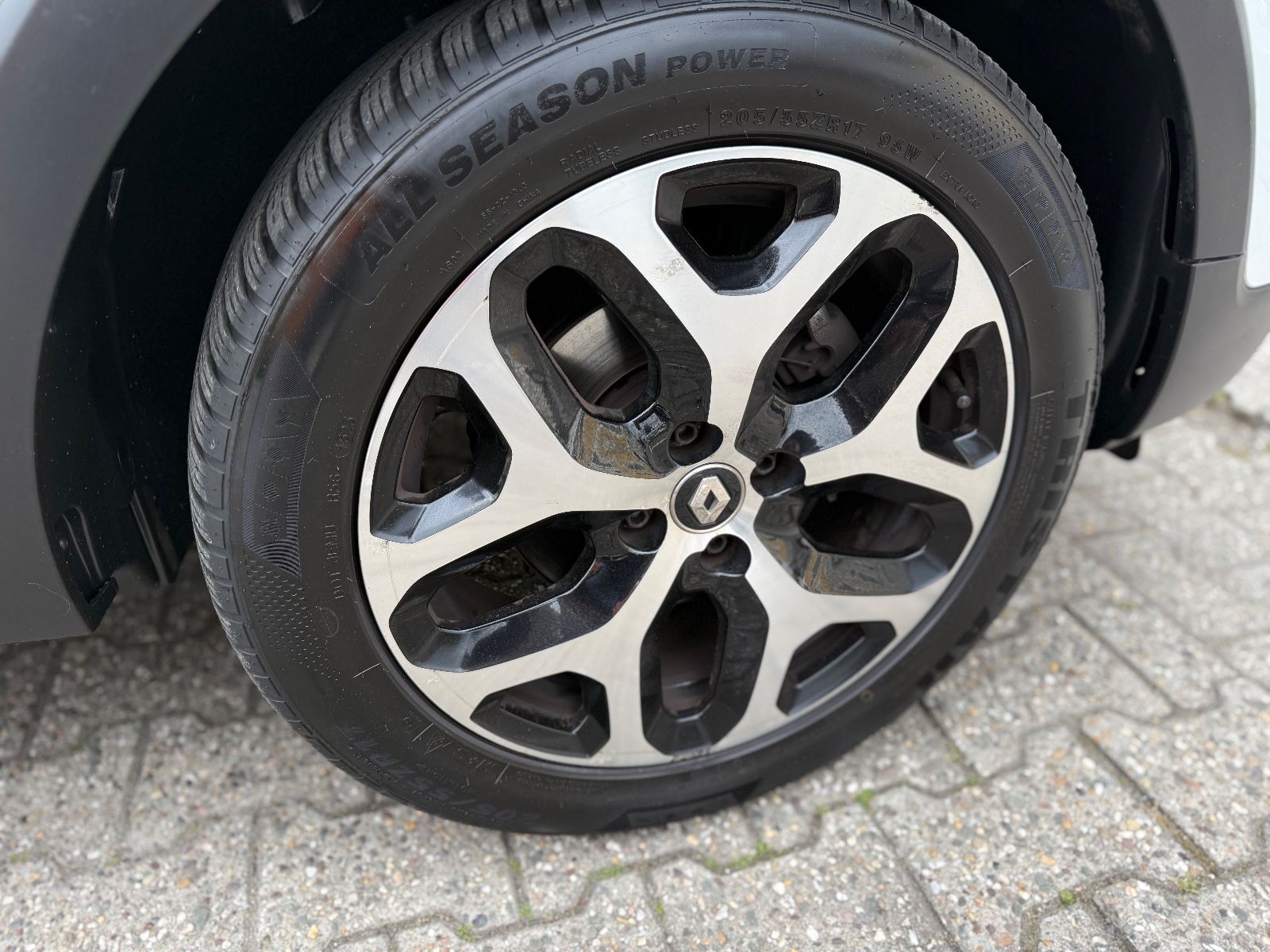 Fahrzeugabbildung Renault Captur Intens NAVI LED AHK TEMPOMAT KAMERA