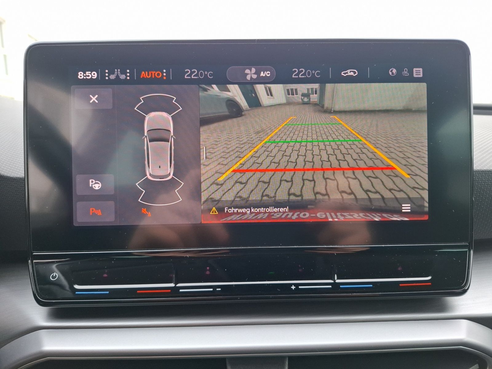 Fahrzeugabbildung SEAT Leon TSI FR LED Navi AID Beats ACC RFK SH 18"