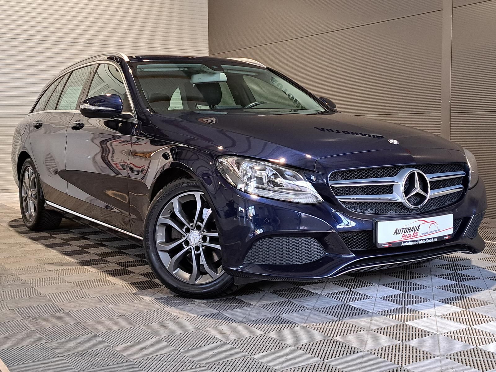 MERCEDES-BENZ C 200d T°Avantgarde°Leder°PDC°Klima°Shzg°Navi°SH