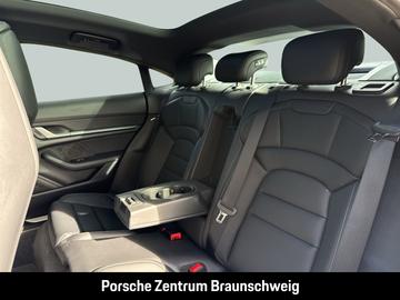 صورة مصغرة 13 لـ 2025 Porsche TAYCAN
