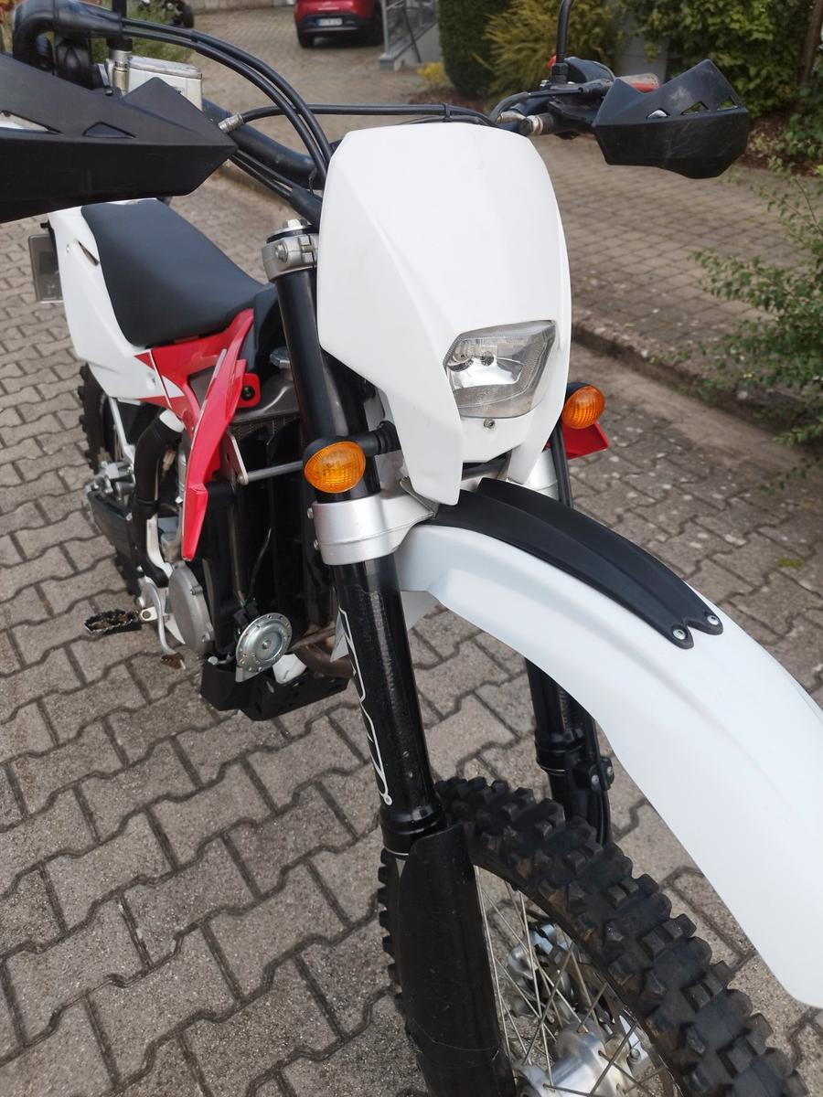 Husqvarna  2011 — photo 5