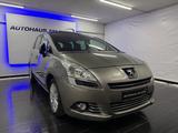 Peugeot 5008 Business-Line Aut 7-SITZ HUD PANO NAV 2xPDC - Peugeot 5008: Business Line