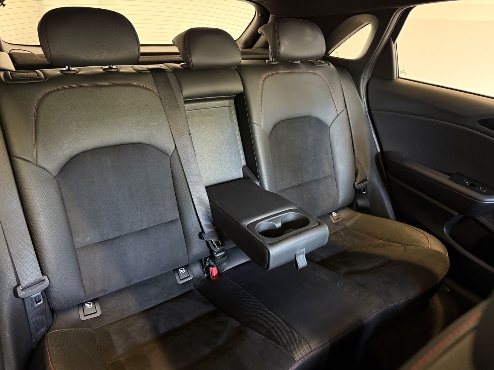 Fahrzeugabbildung Kia Ceed GT 1.6T GT DCT-Navi,Automatik,Klimaauto.