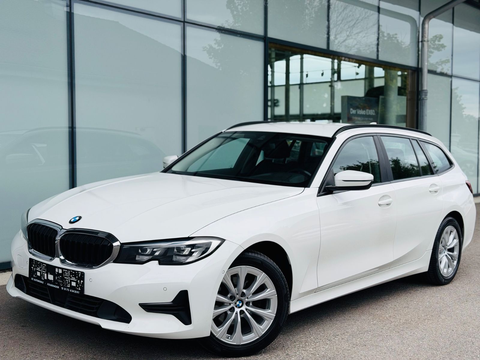 BMW 320d xDrive Advantage Leder/Navi/LED/Kamera/AHK