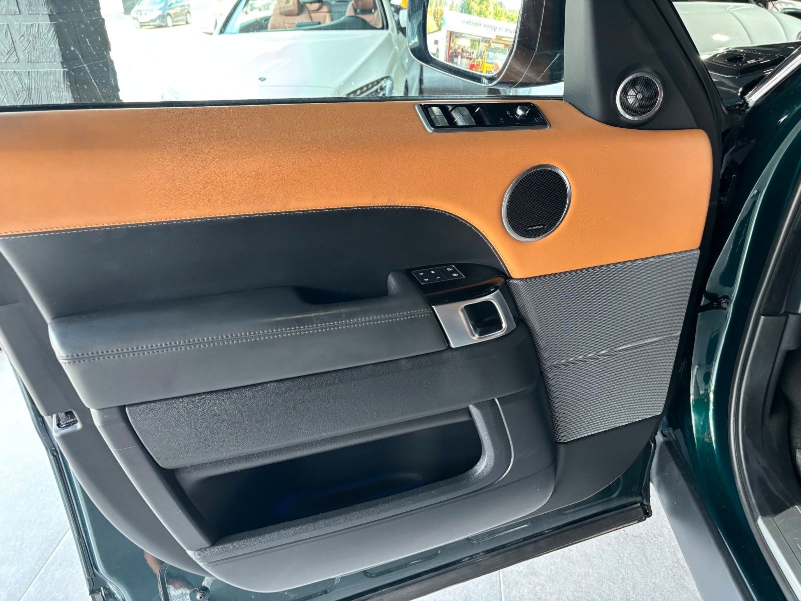 Fahrzeugabbildung Land Rover Range Rover Sport D350 /PANO/MERIDIAN/KEYLESS
