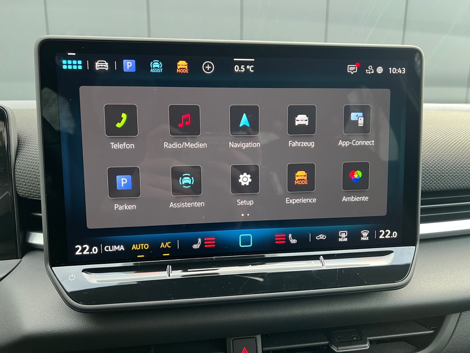 Fahrzeugabbildung Volkswagen T-Roc R-Line 1.5 eTSI DSG *Neues Modell, AHK, Bl