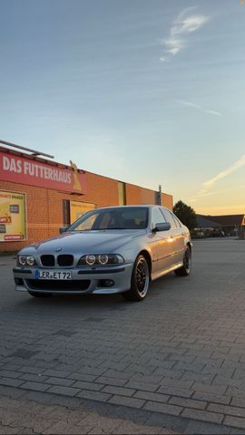 BMW e39 523i