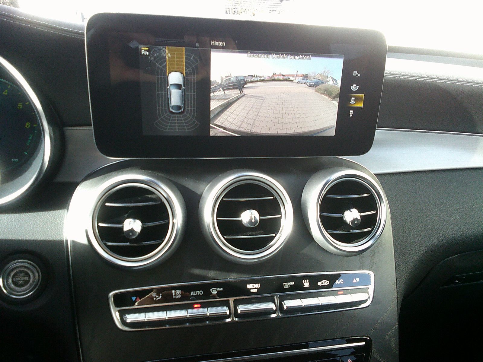 Fahrzeugabbildung Mercedes-Benz GLC 300 de 4Matic Coupe AMG Line / Night Paket