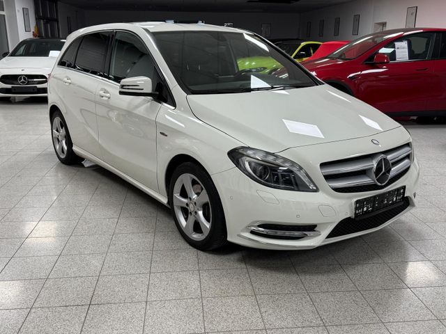 Mercedes-Benz B200 CDI/AHK/NAVI/KAMERA/8Fach/Garantie