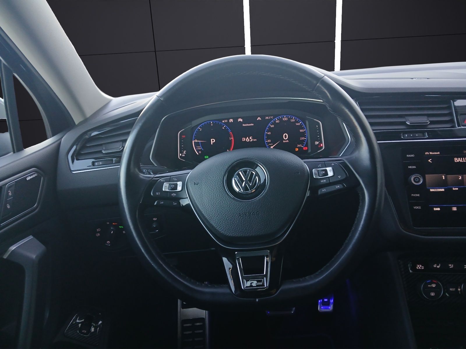 Fahrzeugabbildung Volkswagen Tiguan Allspace TDI Highline DSG 4M R-Line LED A