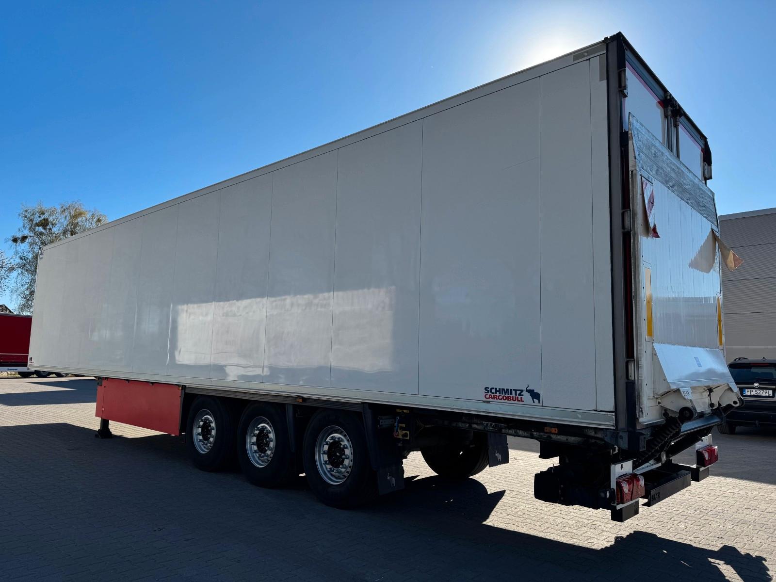 Schmitz Cargobull Doppelstock, BAR Lift, Thermo King SLXe300
