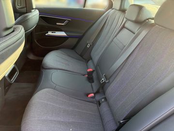 Mercedes E 200 - 9