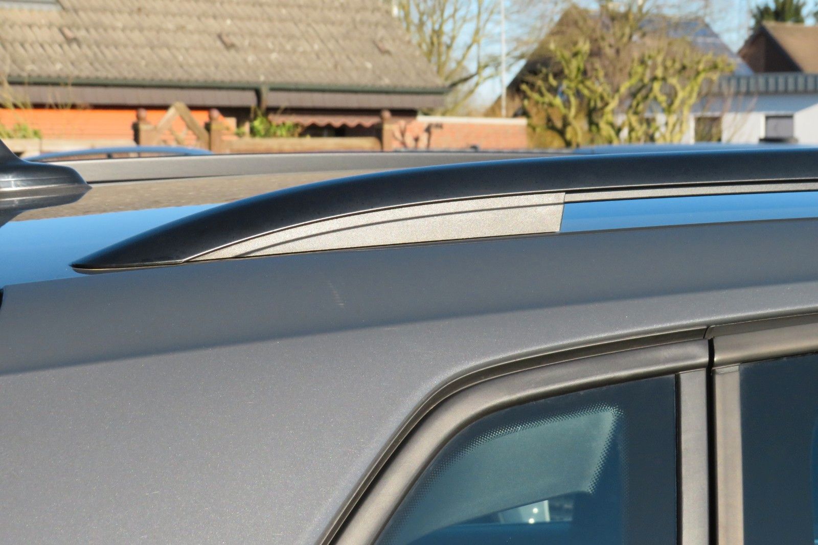 Fahrzeugabbildung Volkswagen Tiguan Life TDI DSG AHK NAVI KAMERA LED ACC GJ