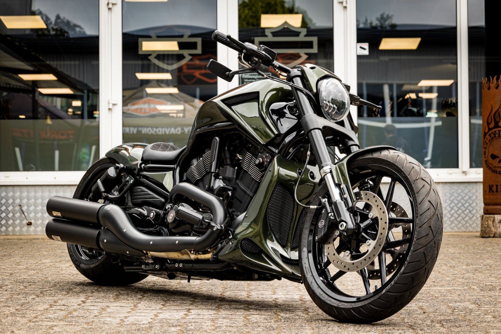 Fahrzeugabbildung Harley-Davidson VRSCDX Night Rod Special - BBC - 280er - Bad Boy