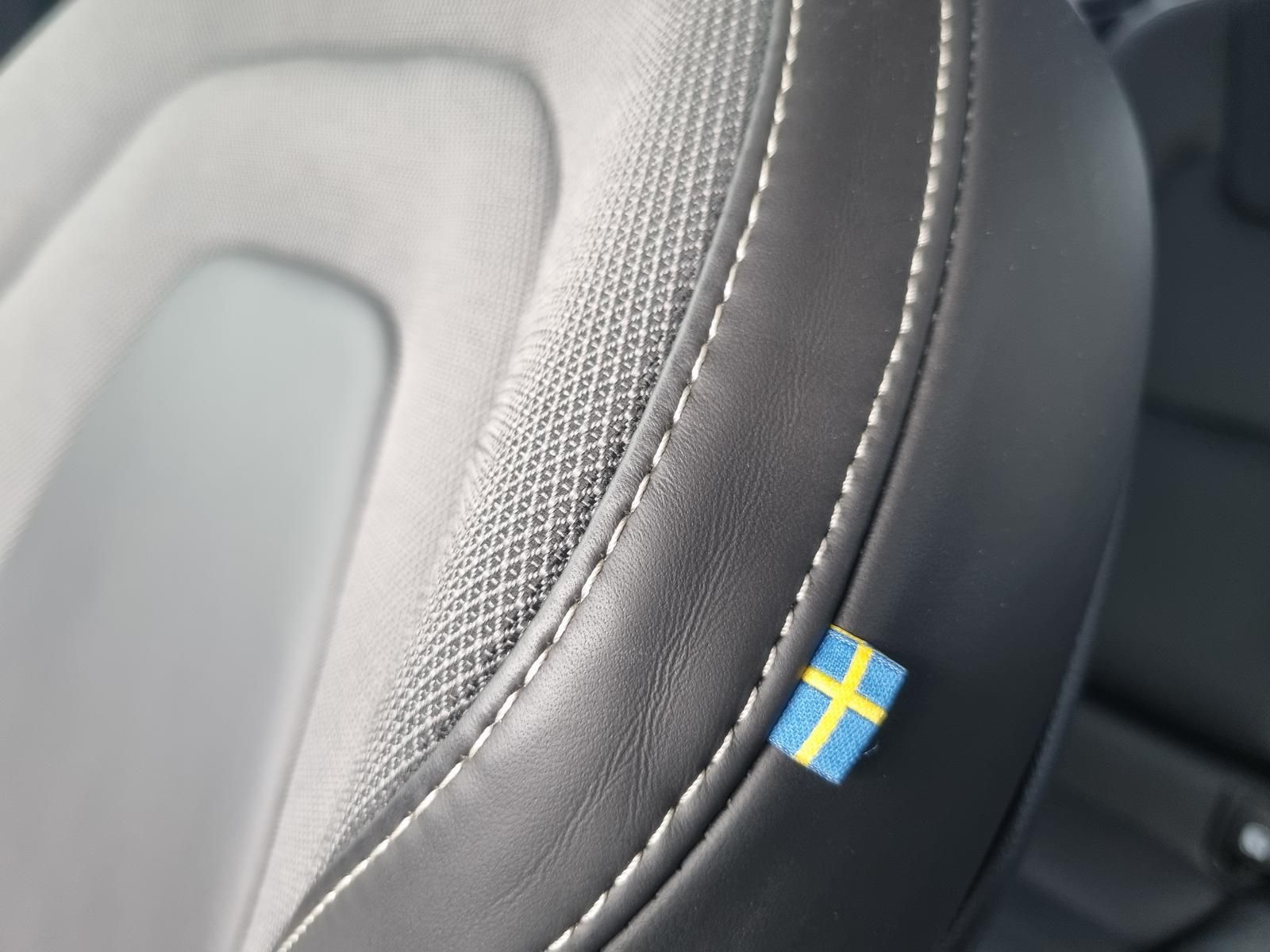 Fahrzeugabbildung Volvo XC60 B4 Diesel AWD Plus Dark 'AHK'