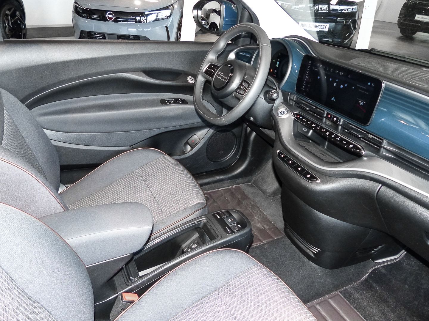 Fiat 500e Cabrio Icon Navi Digitales Cockpit Apple Ca imagem 3
