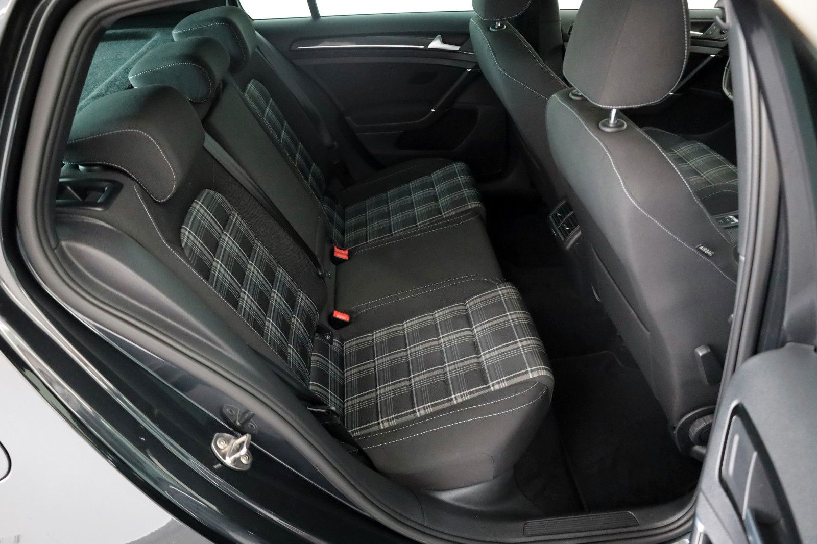 Fahrzeugabbildung Volkswagen Golf VII Lim. GTD BMT,Navi,Bi-Xenon,ACC,SR+WR