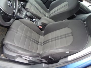 Volkswagen Golf - 11