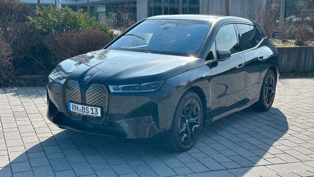 BMW iX 40 xDrive M-Paket