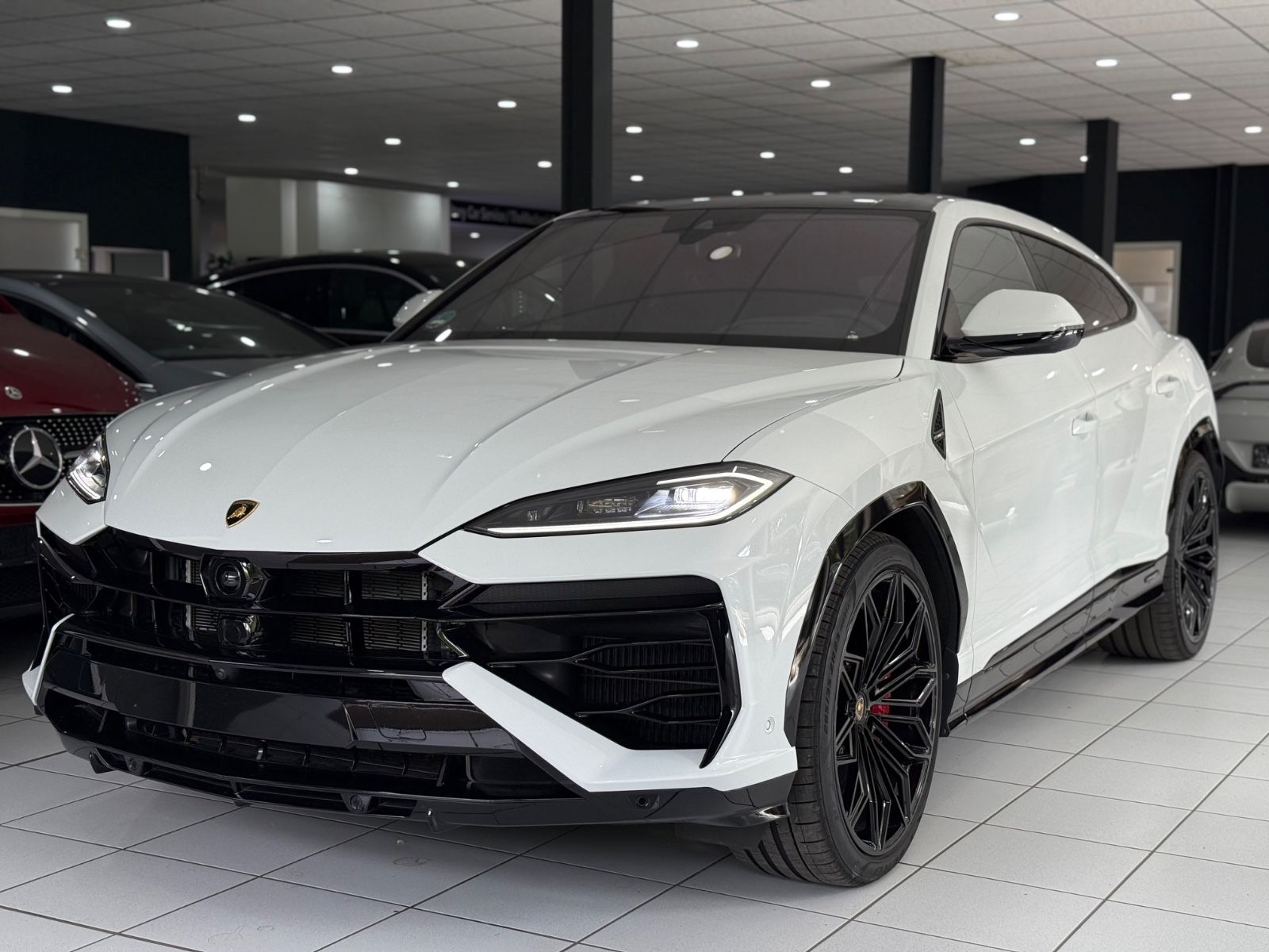 Lamborghini Urus SE 2025