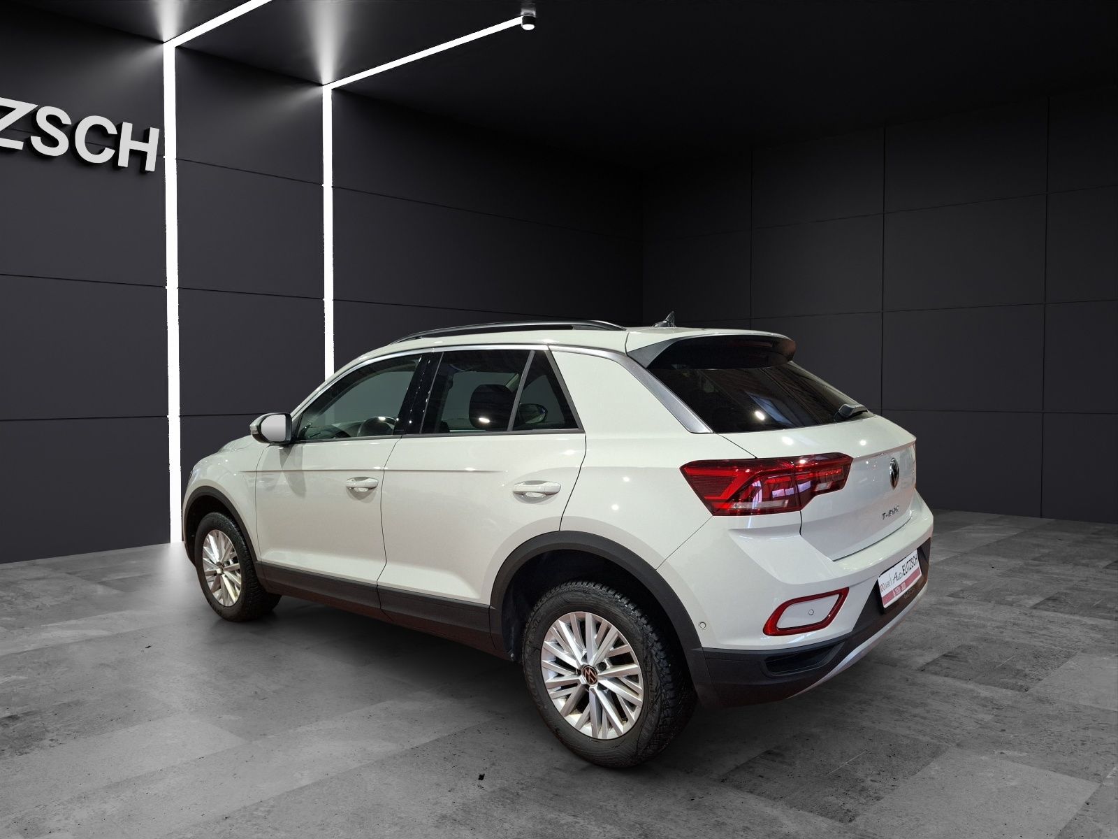 Fahrzeugabbildung Volkswagen T-Roc TSI Life STH LED Park-Assist SH LM