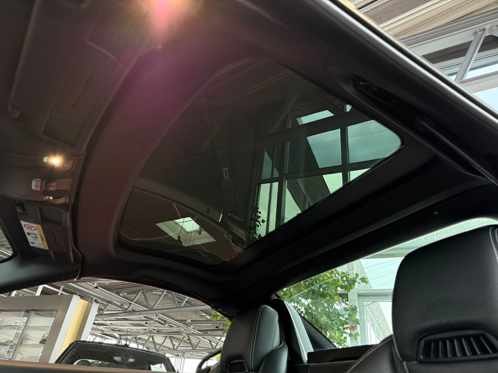 Fahrzeugabbildung Mercedes-Benz SLC 200 AIRSCARF LED NAVI