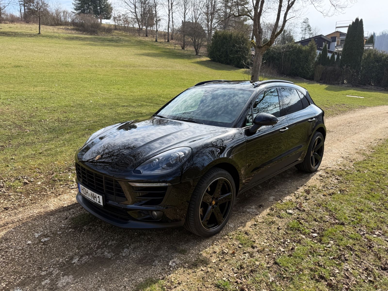 PORSCHE Macan